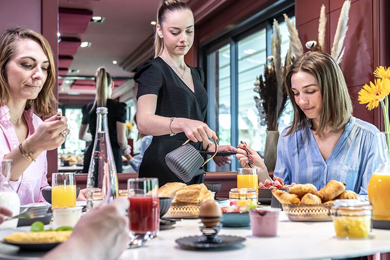 salle petit déjeuner restaurant Bonne 74