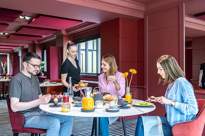 salle petit déjeuner restaurant Bonne 74