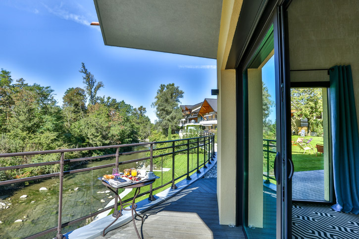 grande douche à l’italienne suite Pavillon Hôtel Baud Bonne 74