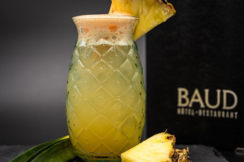 cocktail bar restaurant Baud 74